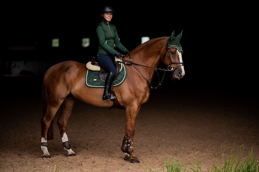saddle-pad-jump-forest-green-esstockholm-2 Equestrian Stockholm Spring Schabracke Forest Green