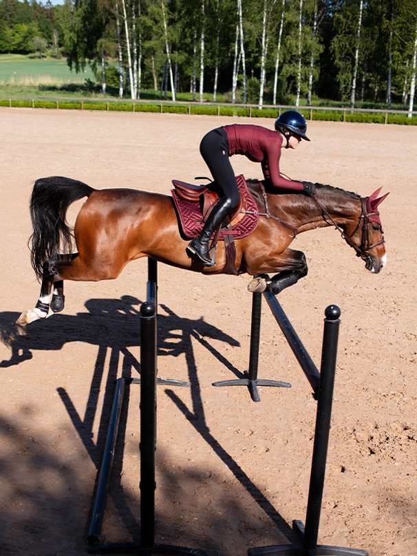 Equestrian Stockholm Spring Schabracke New Maroon Equestrian Stockholm Spring Schabracke New Maroon
