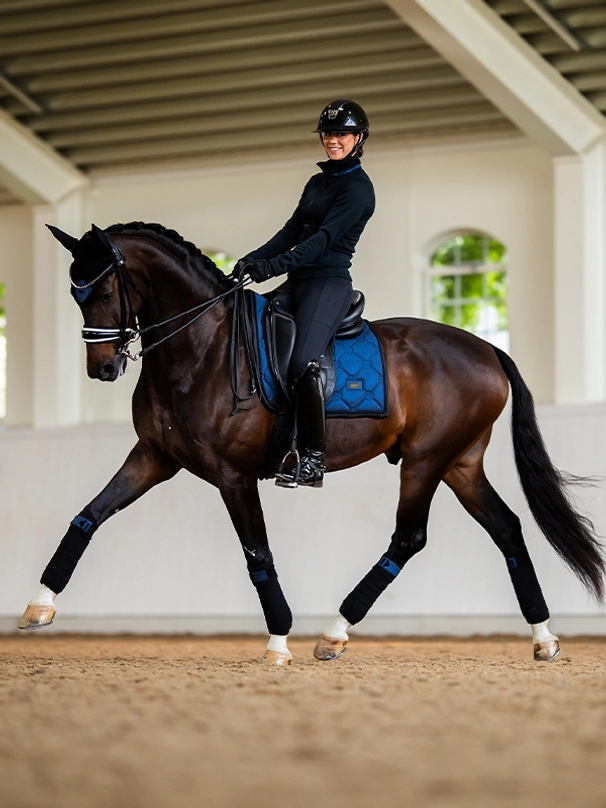 Equestrian Stockholm Fleece Bandagen Polar Night Glimmer Equestrian Stockholm Fleece Bandagen Polar Night Glimmer
