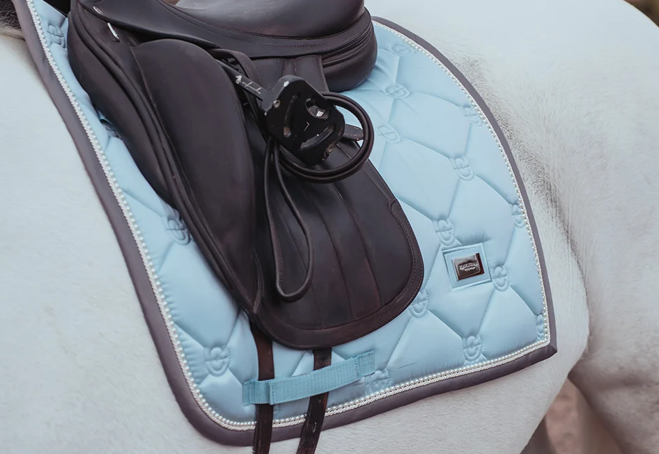 ibdr1 Equestrian Stockholm Dressur Schabracke Ice Blue